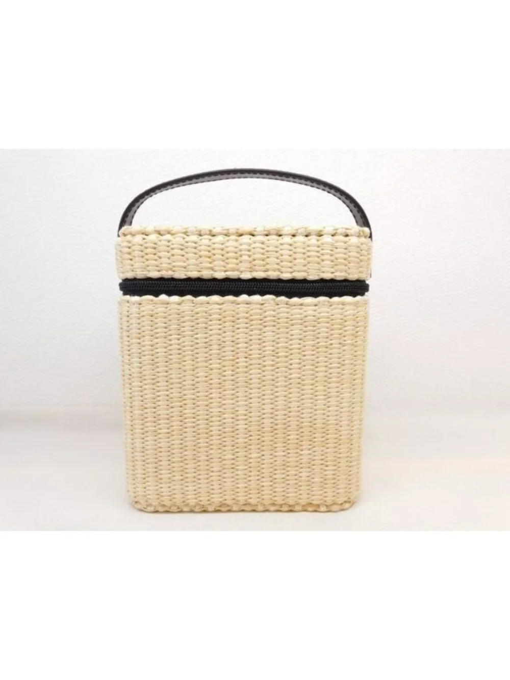 Chanel Les Beiges Panier des Essentiels Basket Pouch